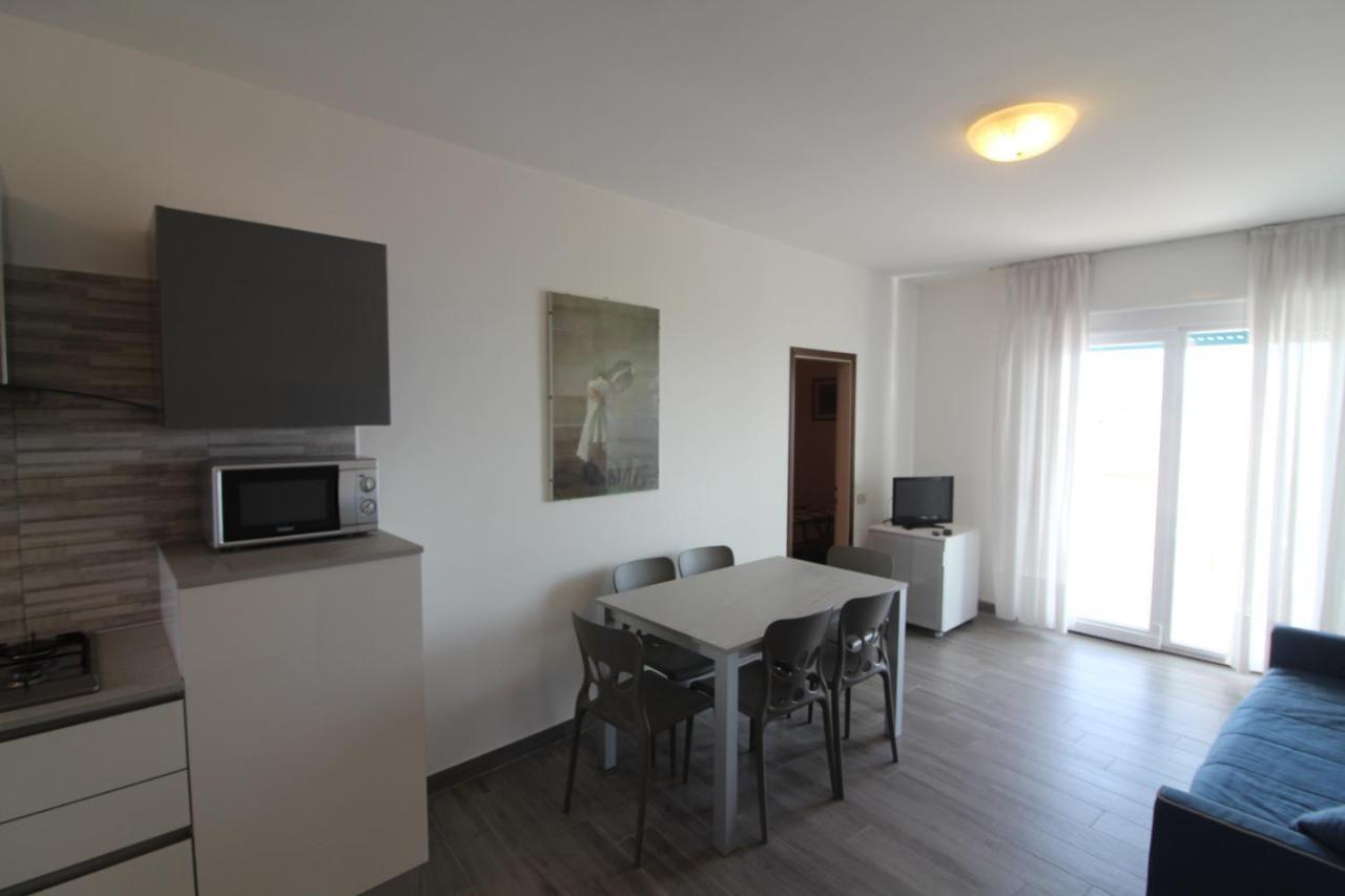Appartamenti Puerto Do Sol Lignano Sabbiadoro Zewnętrze zdjęcie